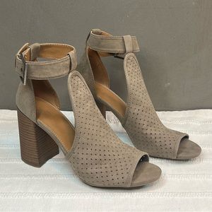 Open Toe Ankle Strap Pumps